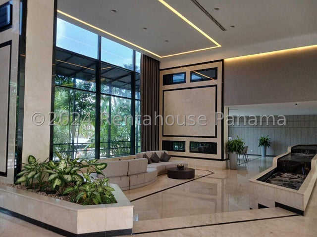 Sophisticated Apartment